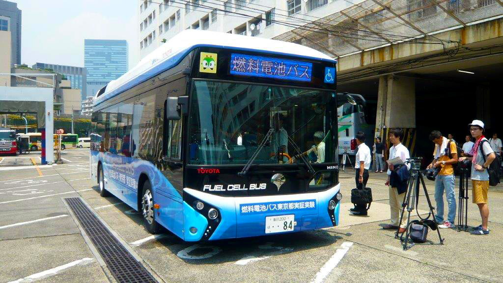 都交通局 燃料電池バス80台 2021年度までに導入